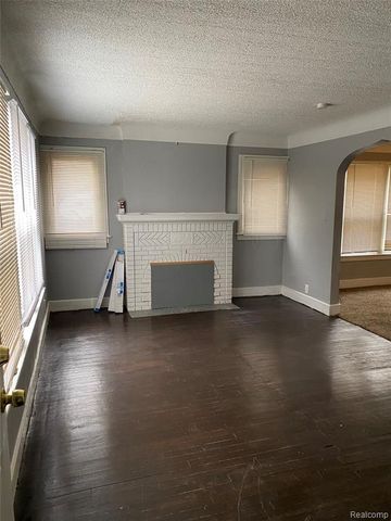 8248 Roselawn Street, Detroit, MI 48204