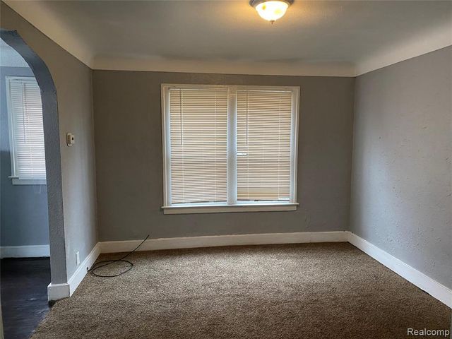 8248 Roselawn Street, Detroit, MI 48204