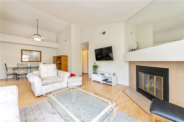 289 Stanford Court 52, Irvine, CA 92612