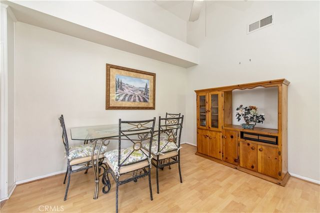 289 Stanford Court 52, Irvine, CA 92612