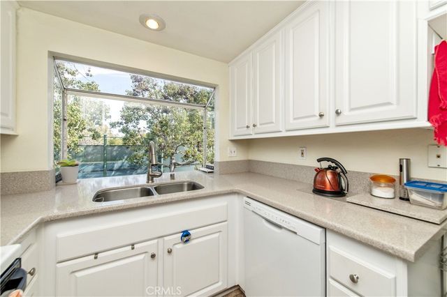 289 Stanford Court 52, Irvine, CA 92612