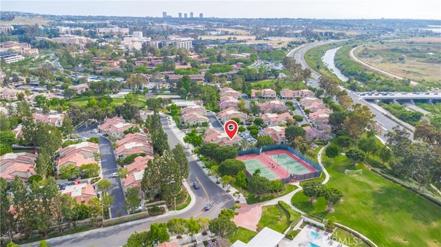 289 Stanford Court 52, Irvine, CA 92612