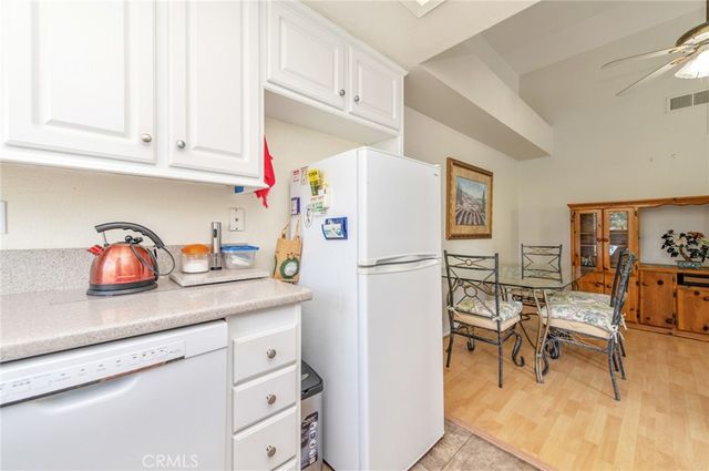 289 Stanford Court 52, Irvine, CA 92612