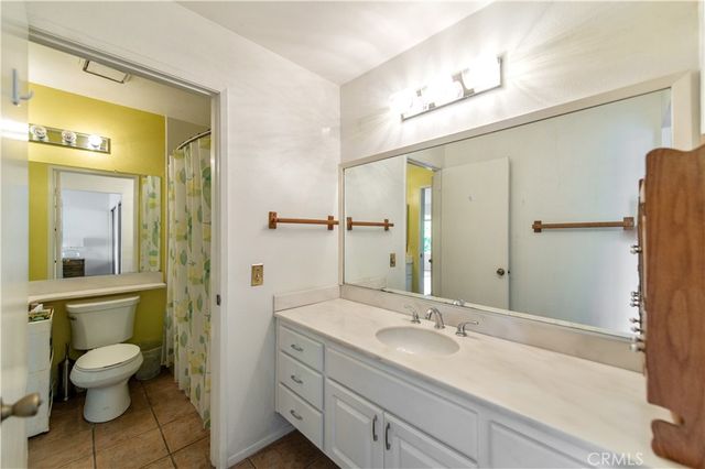 289 Stanford Court 52, Irvine, CA 92612