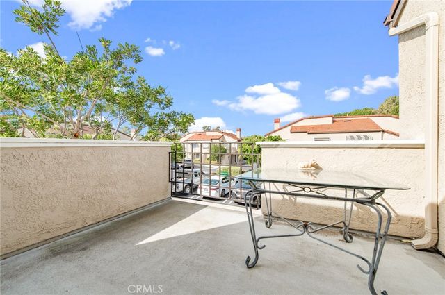 289 Stanford Court 52, Irvine, CA 92612