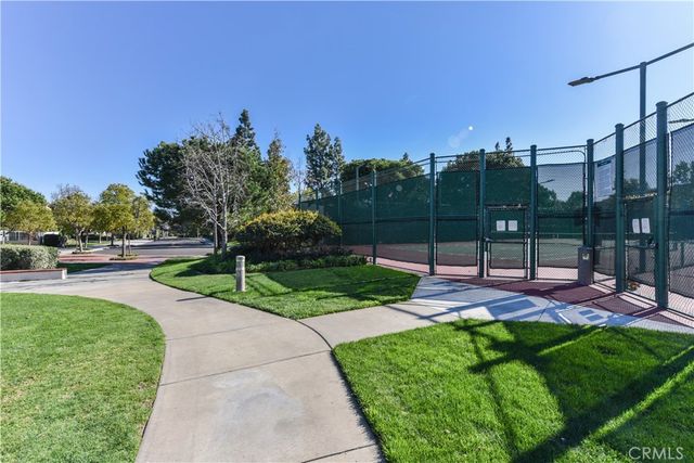 289 Stanford Court 52, Irvine, CA 92612