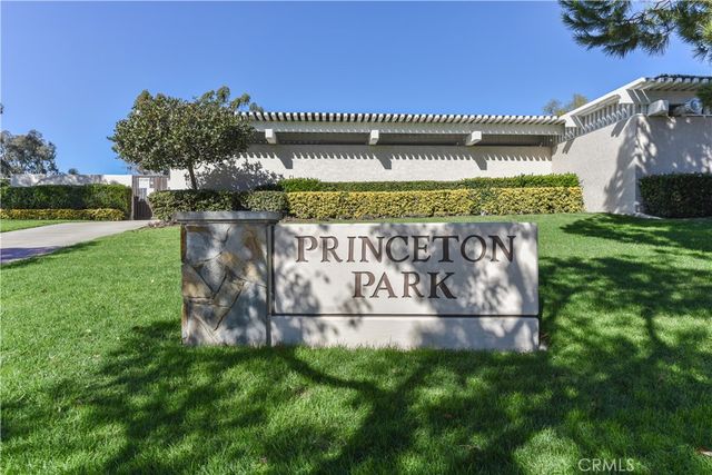 289 Stanford Court 52, Irvine, CA 92612