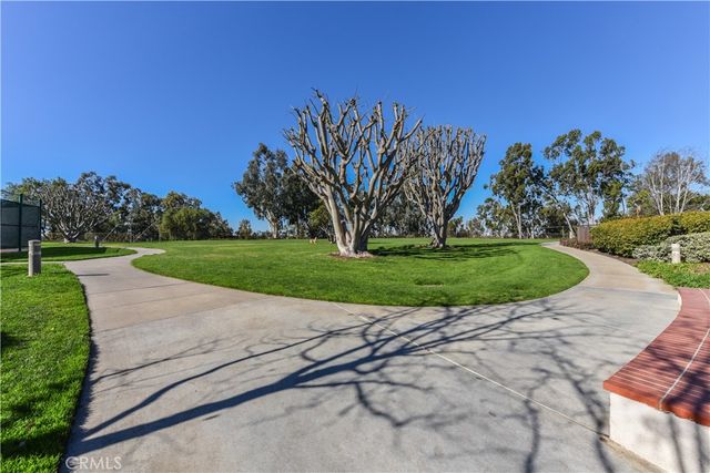 289 Stanford Court 52, Irvine, CA 92612