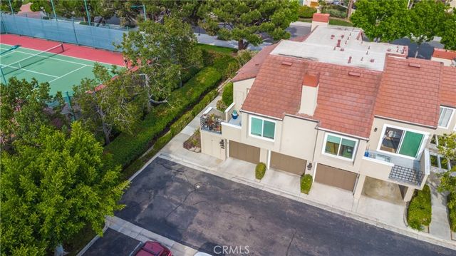 289 Stanford Court 52, Irvine, CA 92612