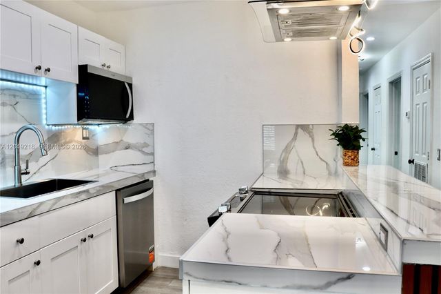 16201 NW 18th Pl, Miami Gardens, FL 33054
