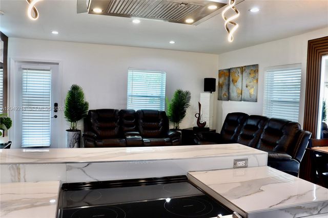 16201 NW 18th Pl, Miami Gardens, FL 33054
