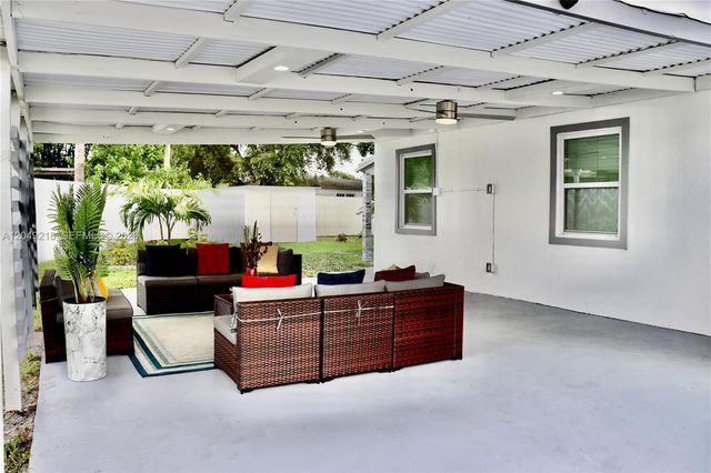 16201 NW 18th Pl, Miami Gardens, FL 33054