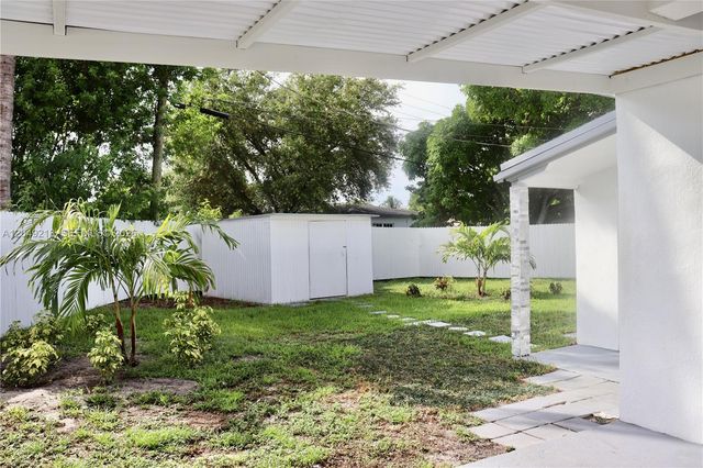 16201 NW 18th Pl, Miami Gardens, FL 33054