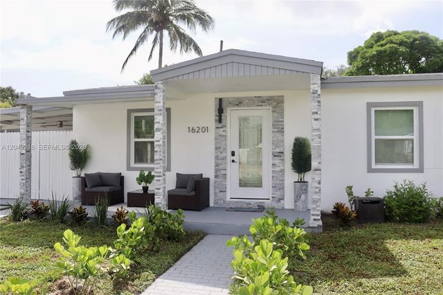 16201 NW 18th Pl, Miami Gardens, FL 33054