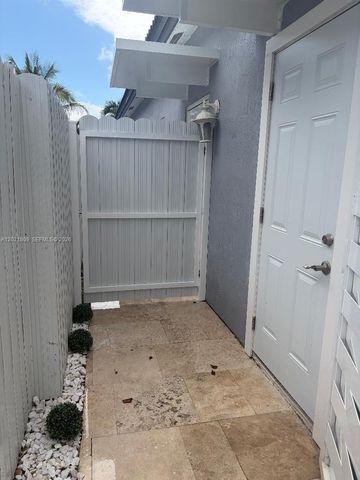 6803 SW 158th Avenue rear, Miami, FL 33193