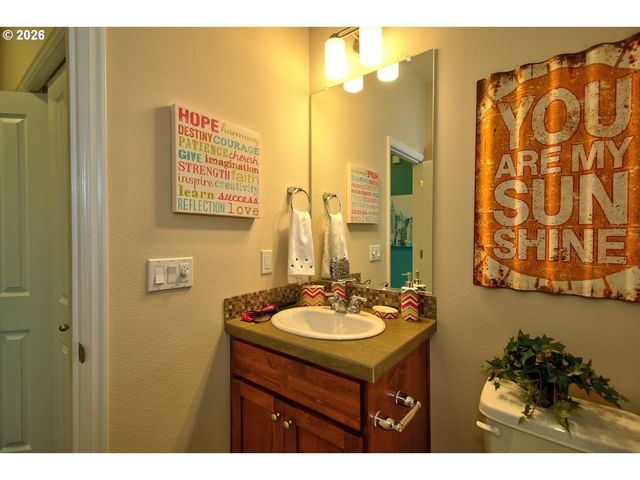 10415 Ne AVERY Way, Hillsboro, OR 97006