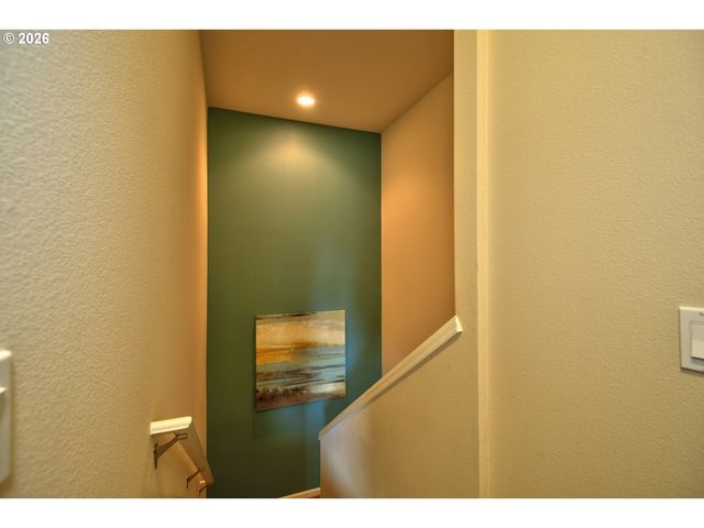 10415 Ne AVERY Way, Hillsboro, OR 97006