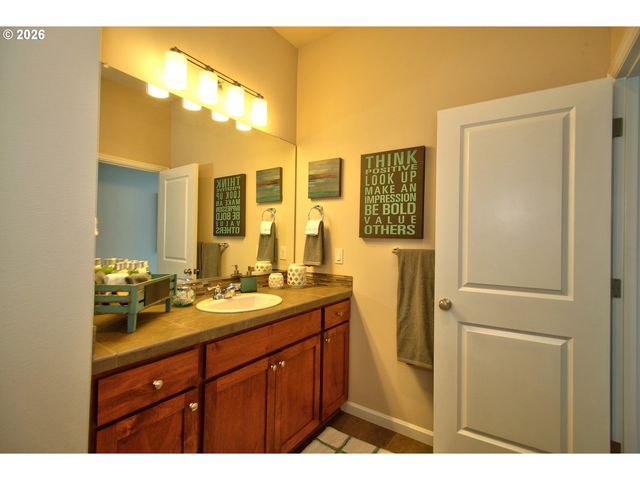 10415 Ne AVERY Way, Hillsboro, OR 97006