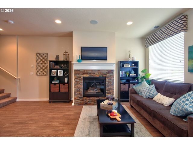 10415 Ne AVERY Way, Hillsboro, OR 97006
