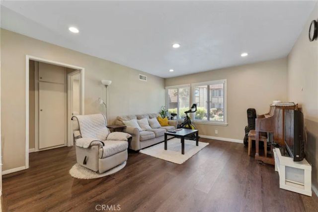 8615 York, La Palma, CA 90623