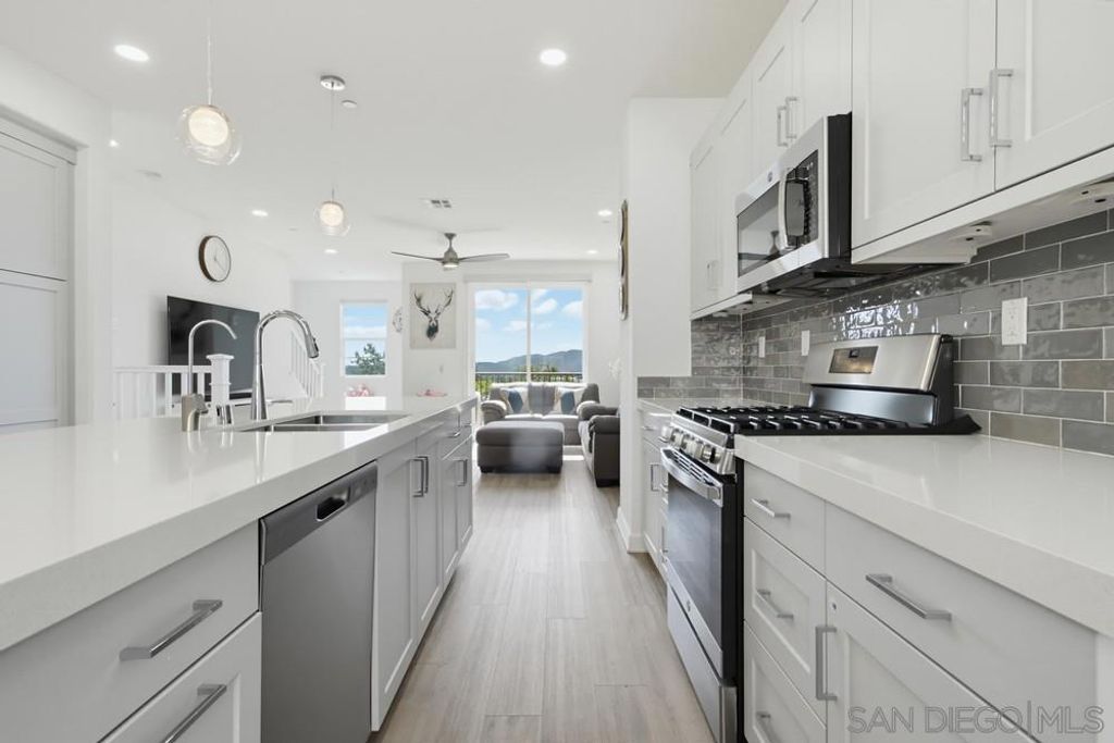 1222 Sunrise Vw 105, San Marcos, CA 92078 — photo 2