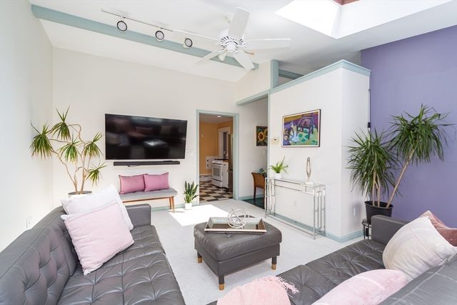 9 Overhill Rd., Natick, MA 01760