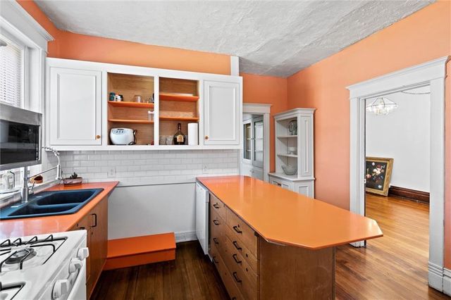 2832 Peery Avenue, Kansas City, MO 64127