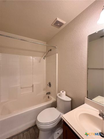 2110 Northview Drive, San Marcos, TX 78666