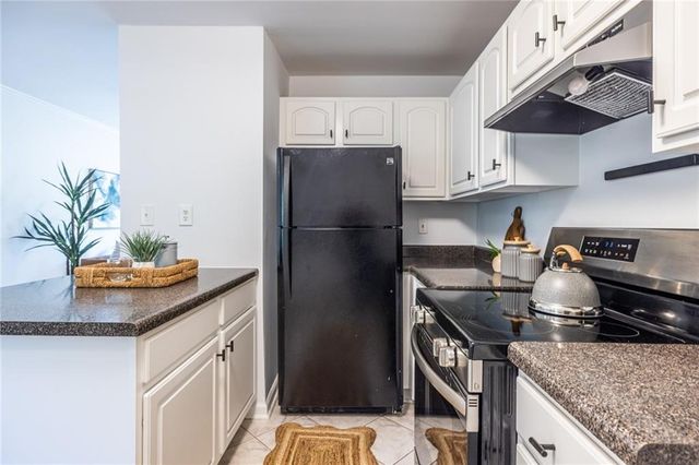 410 Candler Park Drive NE A-5, Atlanta, GA 30307