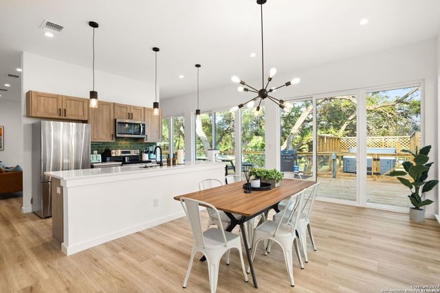 1277 Timberlane Dr, Canyon Lake, TX 78133