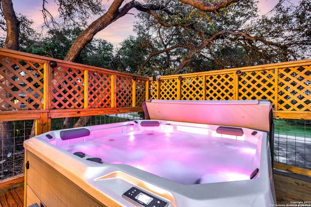 1277 Timberlane Dr, Canyon Lake, TX 78133