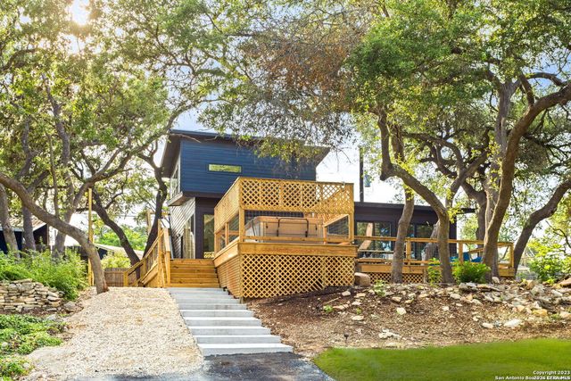 1277 Timberlane Dr, Canyon Lake, TX 78133