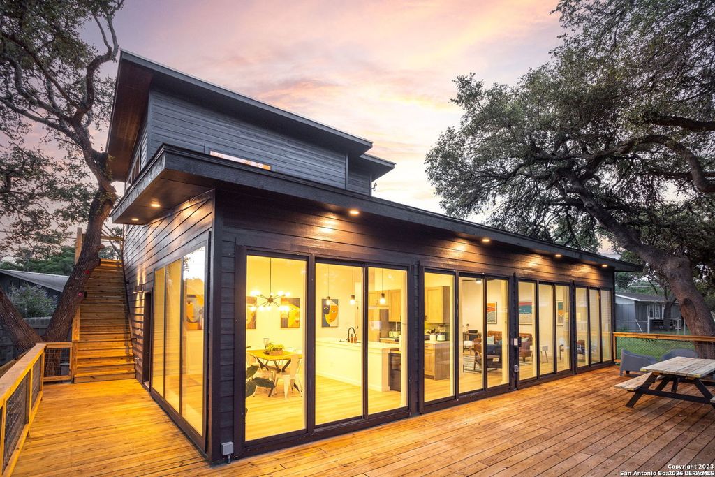 1277 Timberlane Dr, Canyon Lake, TX 78133