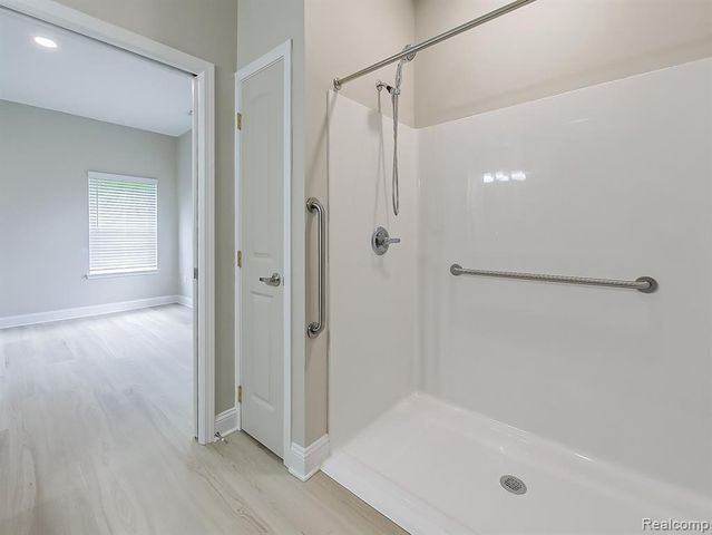 31480 Warren Road 302, Westland, MI 48185