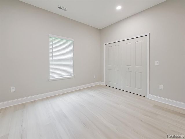 31480 Warren Road 302, Westland, MI 48185