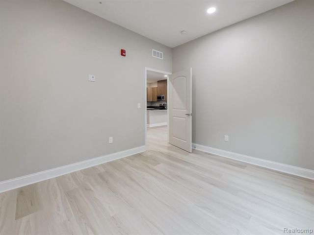 31480 Warren Road 302, Westland, MI 48185