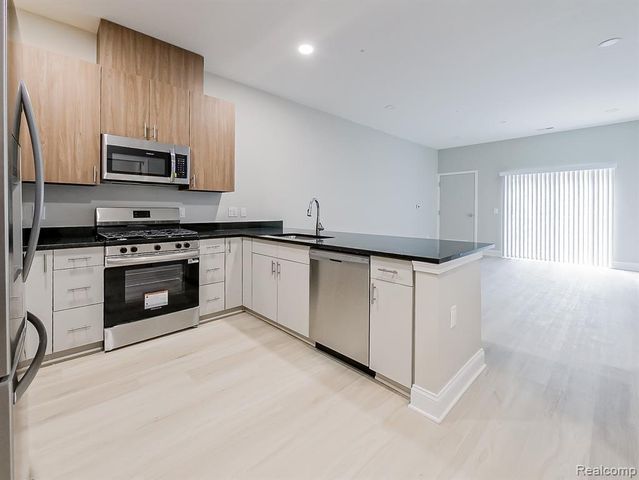 31480 Warren Road 302, Westland, MI 48185