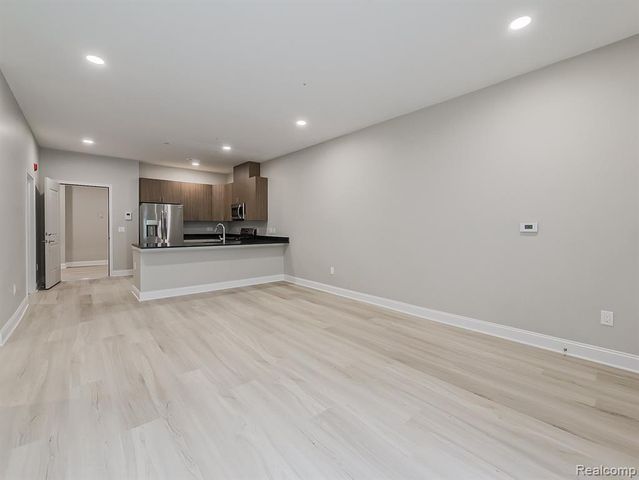 31480 Warren Road 302, Westland, MI 48185