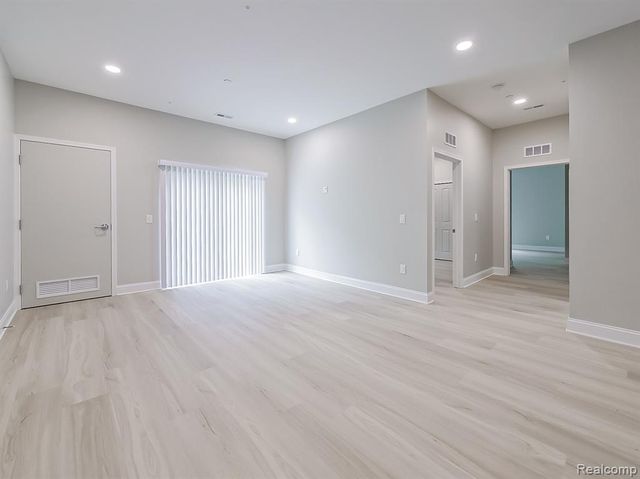 31480 Warren Road 302, Westland, MI 48185