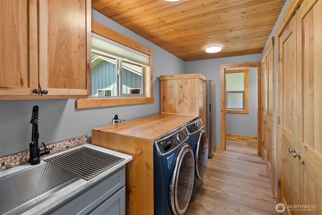 2949 Harrison Avenue, Centralia, WA 98531