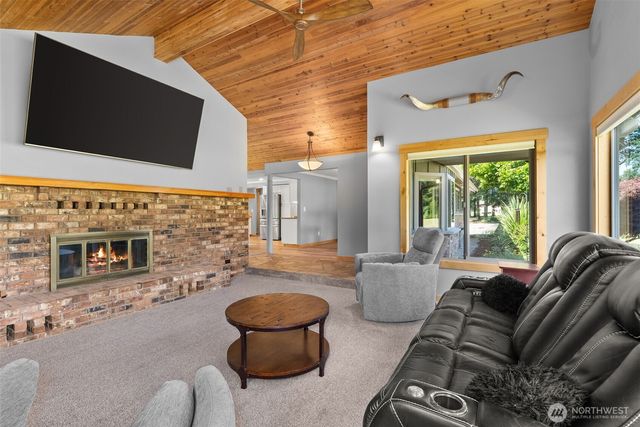 2949 Harrison Avenue, Centralia, WA 98531