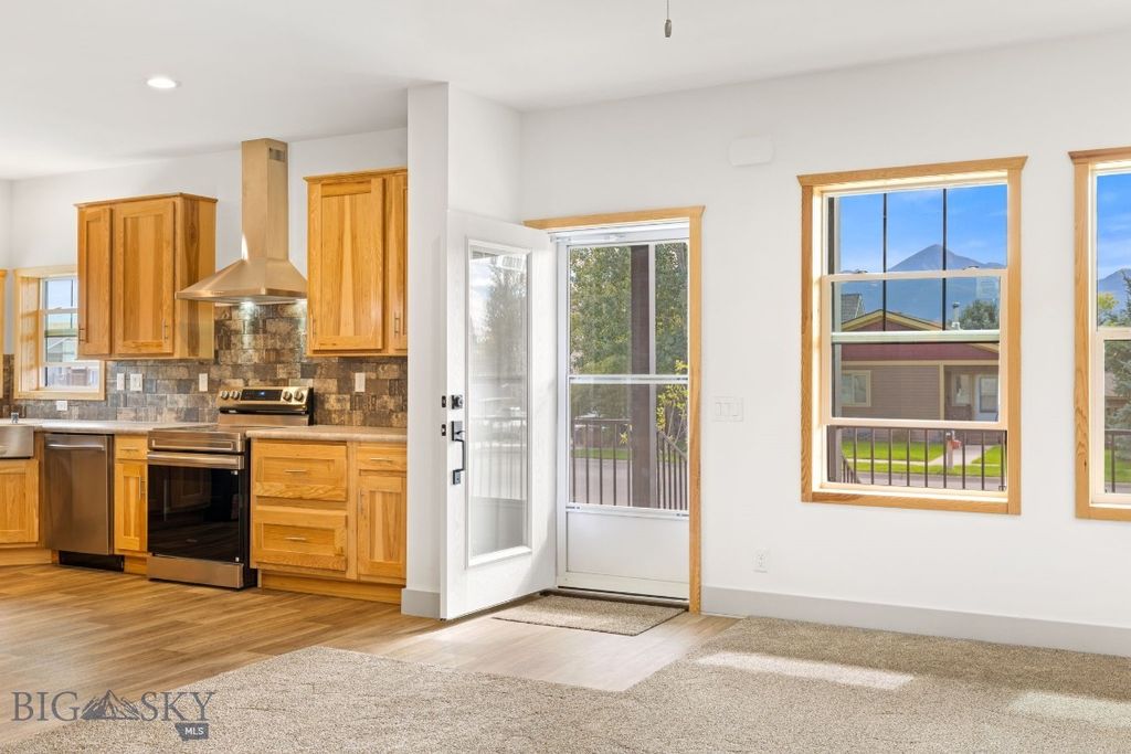 706 W Summit Street, Livingston, MT 59047 photo 4
