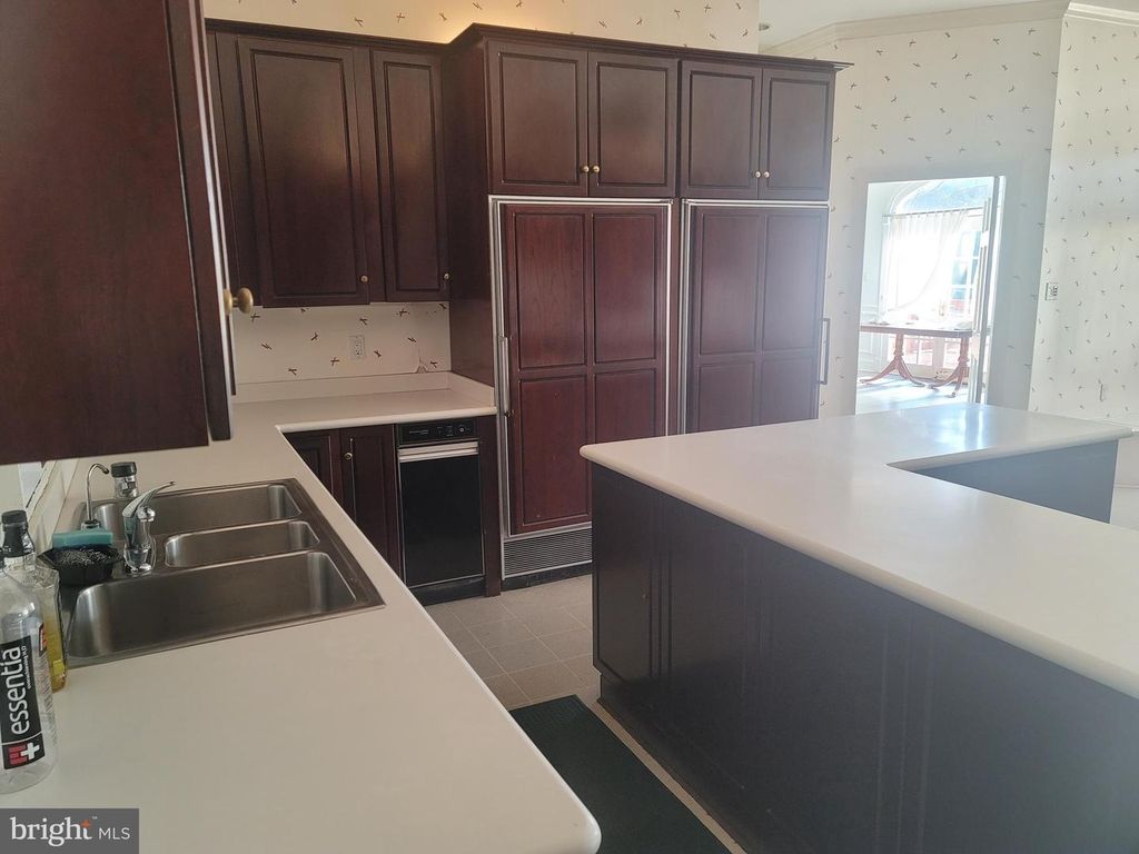 Image 15 of property listing at 8926 HARVEST SQUARE CT, Rockville, MD 20854