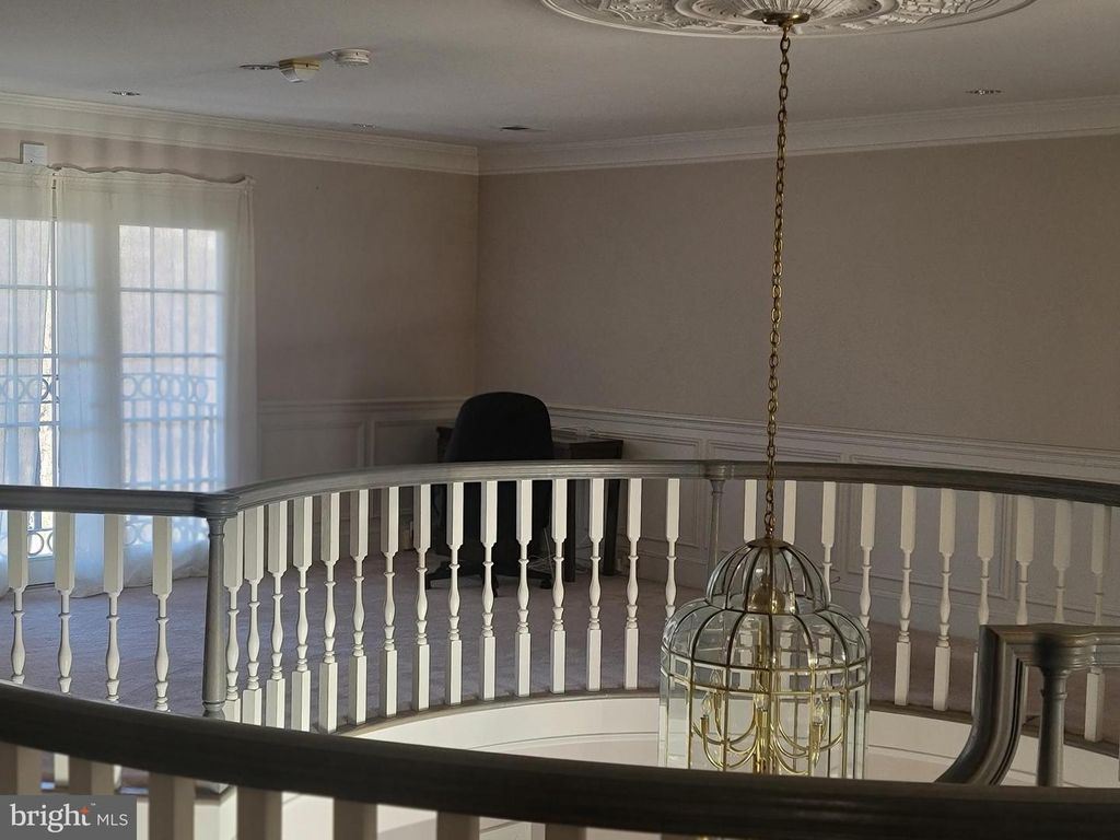 Image 29 of property listing at 8926 HARVEST SQUARE CT, Rockville, MD 20854