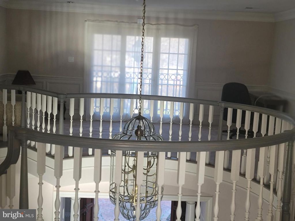 Image 30 of property listing at 8926 HARVEST SQUARE CT, Rockville, MD 20854