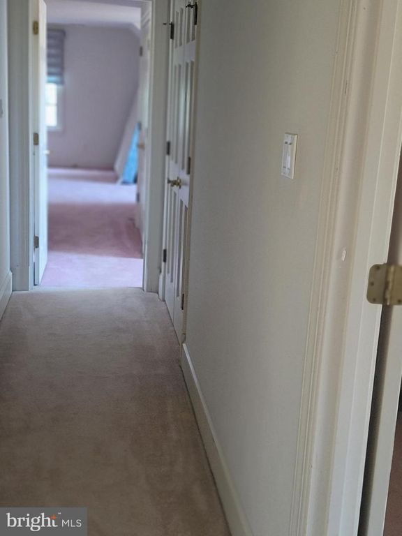 Image 31 of property listing at 8926 HARVEST SQUARE CT, Rockville, MD 20854