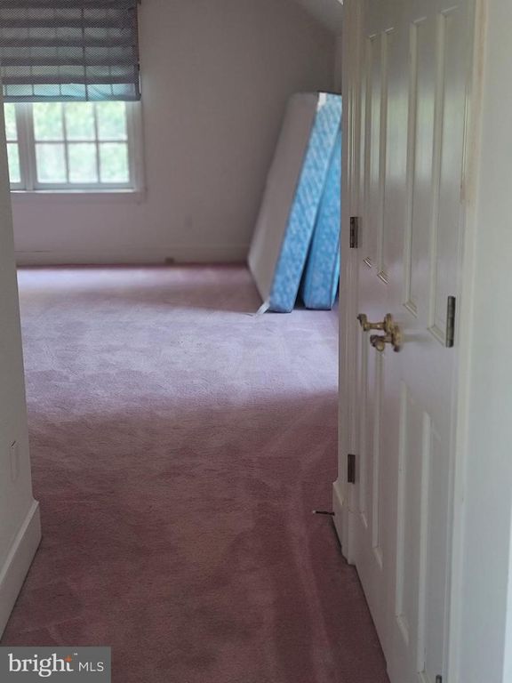 Image 33 of property listing at 8926 HARVEST SQUARE CT, Rockville, MD 20854