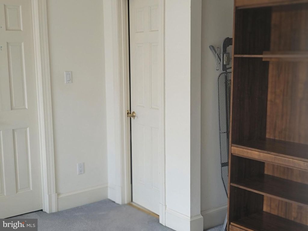 Image 45 of property listing at 8926 HARVEST SQUARE CT, Rockville, MD 20854