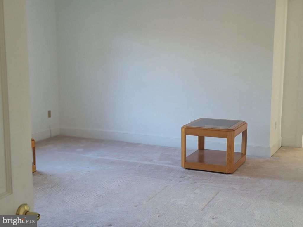 Image 49 of property listing at 8926 HARVEST SQUARE CT, Rockville, MD 20854