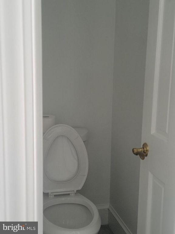 Image 50 of property listing at 8926 HARVEST SQUARE CT, Rockville, MD 20854